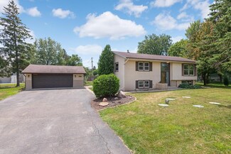 8657 Ironwood Trail N, Lake Elmo, MN 55042