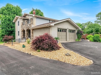13 Heritage Dr, Villa Ridge, MO 63089