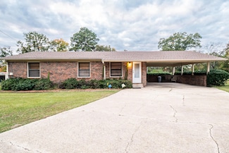 600 S Plum St, Lillie, LA 71256