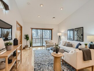 572 Deer Ridge Ln S, Saint Paul, MN 55119