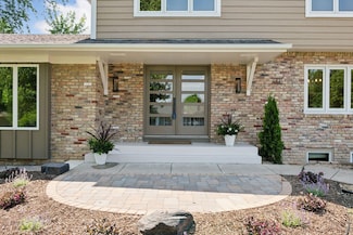 7000 Lanham Ln, Edina, MN 55439