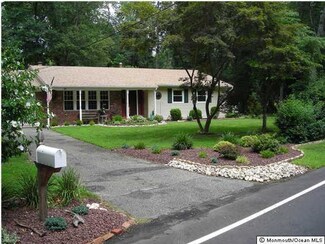170 Cranberry Rd, Farmingdale, NJ 07727