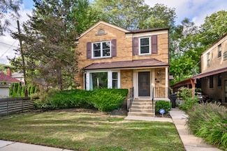 2946 W Balmoral Ave, Chicago, IL 60625
