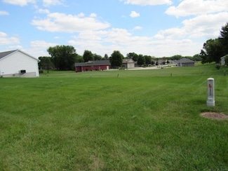 403 3rd St S, Coggon, IA 52218