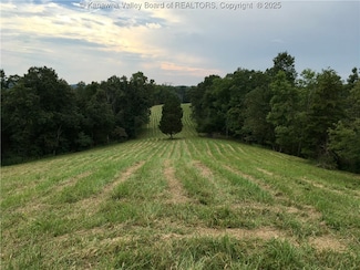 728 Honeycutt Rd, Fraziers Bottom, WV 25082