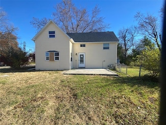 510 3rd St SW, State Center, IA 50247