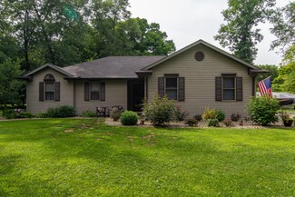 21652 Maple Glen Cir, Edwardsburg, MI 49112