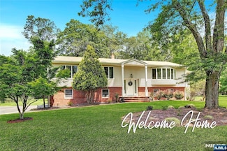 19 Alida Place, Ramsey, NJ 07446