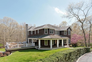 1477 Deerfield Rd, Water Mill, NY 11976