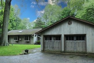 19 Harding Ln, Westport, CT 06880