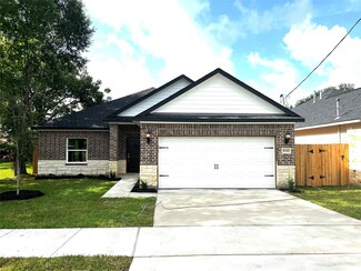 9330 Scranton St, Houston, TX 77075