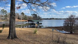 672 Oakhill Rd, Hemphill, TX 75948