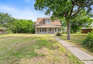 816 E Gilbert St, Henrietta, TX 76365