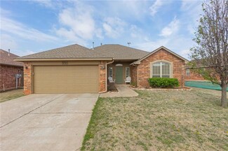 9705 Crooked Creek Ln, Moore, OK 73160