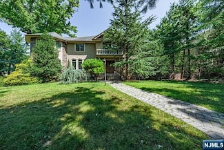 9 Rutgers St, Closter, NJ 07624