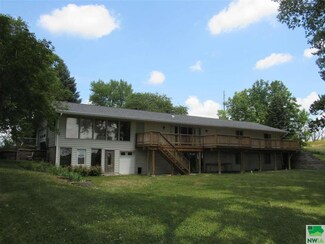 27596 C70, Hinton, IA 51024