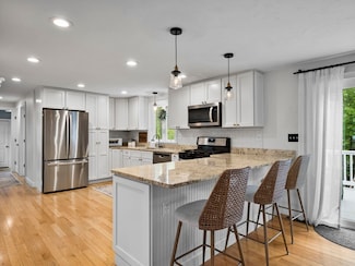 29 Country Way, Kingston, MA 02364