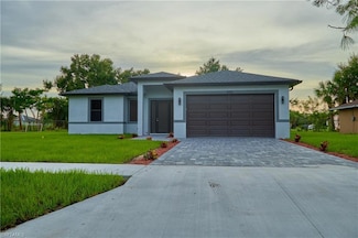 930 Zana Dr, Fort Myers, FL 33905
