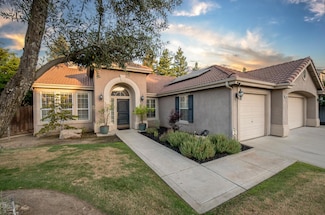 10485 N Sinclair Cir, Fresno, CA 93730