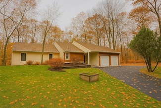 4424 Kristin Ct, Prudenville, MI 48651