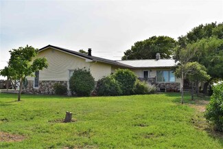430 W 2nd St, Grainfield, KS 67737