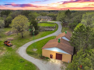 W325S10557 Beulah Rd, Mukwonago, WI 53149