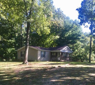 49 Oak Tree Ln, Springville, IN 47462