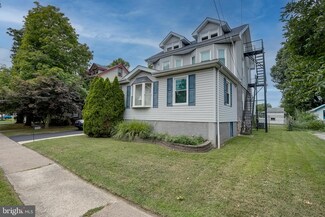 555 13th Ave, Prospect Park, PA 19076