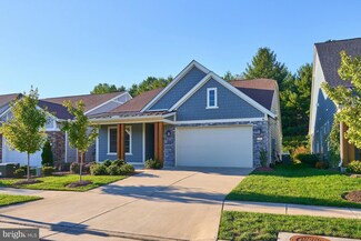 102 Foam Flower Dr, Lake Frederick, VA 22630