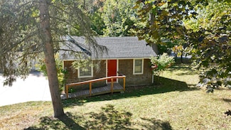 306 Eubank St, Novi, MI 48377