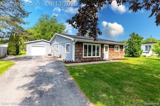 335 Pickford Rd, Kimball, MI 48074