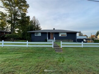 1011 S 222nd St, Des Moines, WA 98198