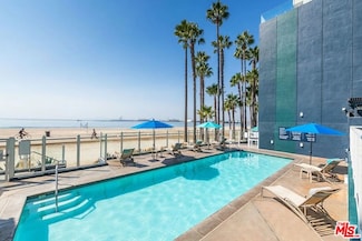 25 15th Place Unit 101, Long Beach, CA 90802