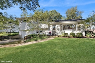 751 Kenwood Ave, Libertyville, IL 60048
