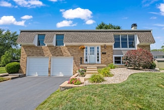 3960 Colony Ct, Hoffman Estates, IL 60192