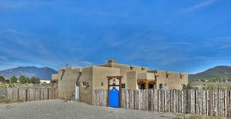 224 Las Olas Dr, Taos, NM 87571
