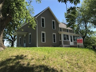 512 E 5th St, Mound City, MO 64470