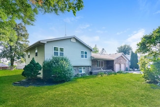 205 South Ln, Green Isle, MN 55338