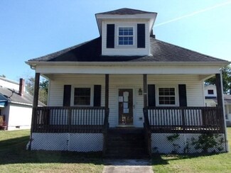 717 Elm St, Irwin, PA 15642
