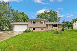 10186 Hunting Hills Ave NE, Hartville, OH 44632