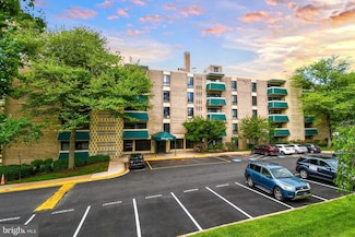 6137 Leesburg Pike Unit 101, Falls Church, VA 22041