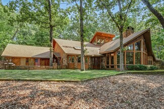 5213 E River Bluff Dr, Springfield, MO 65809