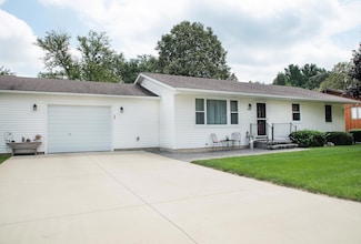 426 N Plainview St, Shell Rock, IA 50670