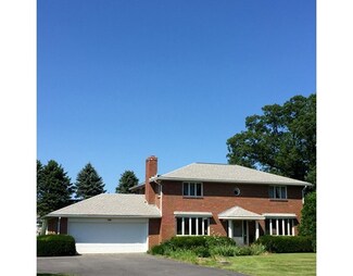 170 Bay Rd, Hadley, MA 01035
