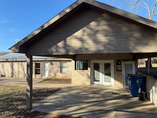 205 S Parkway Dr, Alvarado, TX 76009