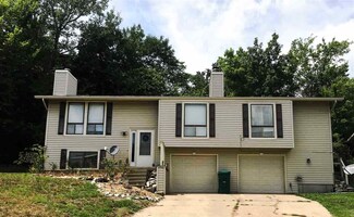 721 Ridgewood Dr, Manhattan, KS 66502