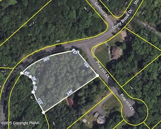 11 Pine Hill Ct, Middle Smithfield Township, PA 18302