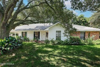 104 Saratoga Cir, Lafayette, LA 70503