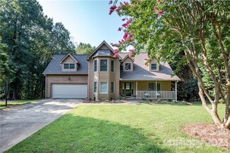 13421 Harbor Oaks Ln, Charlotte, NC 28278