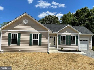 16 Fairfax Dr, Colonial Beach, VA 22443